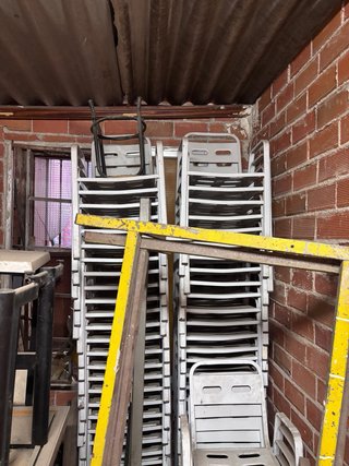 Silla Terraza Hierro Blanca con uso