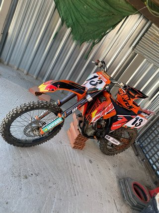 Moto Cross KTM Naranja y Amarilla