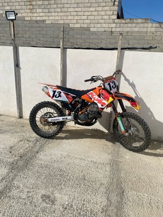 Moto Cross KTM Naranja y Amarilla