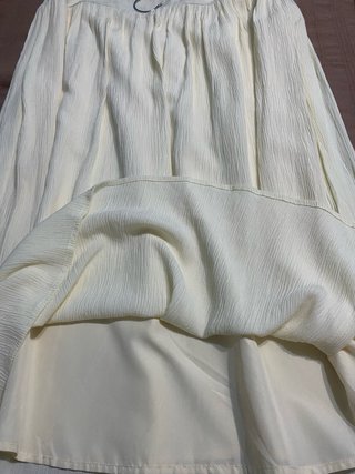 Falda midi Stradivarius amarillo mantequilla TS