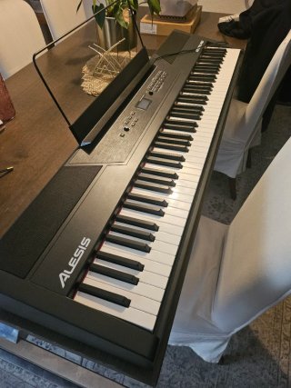 Piano Alesis Recital Pro