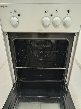Cocina completa Horno y Vitrocerámica. Casi Nueva