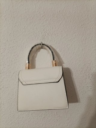 Bolso Aldo Blanco con Detalle de Tigre Dorado