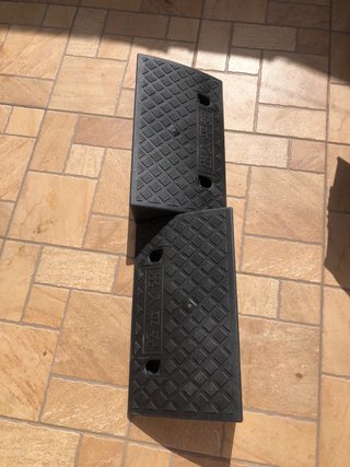 Calzos de aparcamiento nuevos