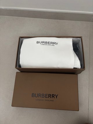 Ciabatte Burberry Beige e Nere