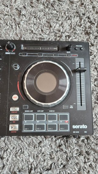 Controladora DJ Numark Mixtrack Platinum