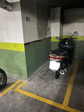 Garaje en venta en Centre en Badalona