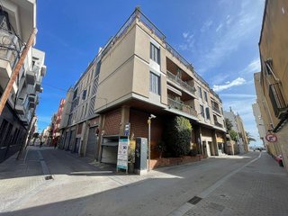 Garaje en venta en Centre en Badalona