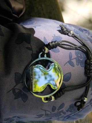 Pulsera plata y blanco con colgante