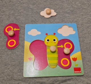 Puzzles de madera Goula (mariposa y frutas)