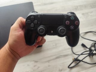 Consola PS4 Slim Negra + Mando + HDMI