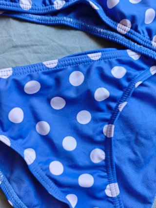 Bikini lunares azul y blanco