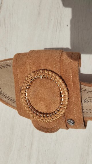 Sandalias cuña Xti camel hebilla rafia