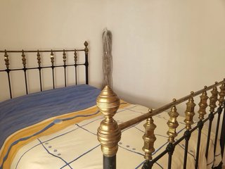 Cama antigua hierro,bronce y colchón y somier