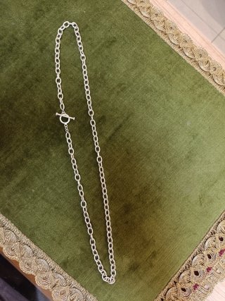 Elegante cadena de plata con cierre de palanca