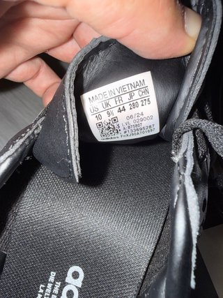 Zapatillas Adidas Negras y Blancas