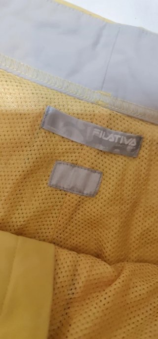 Bermuda Fila Amarilla con Estampado Ola