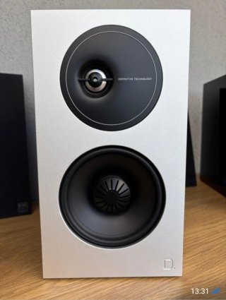 Altavoces Definitive Technology Demand 9
