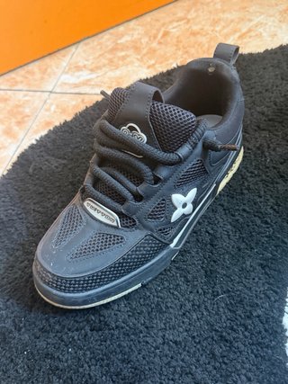 LOUIS VUITTON SKATE TG 43 NERE