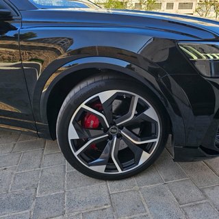 Audi RS Q8 2024