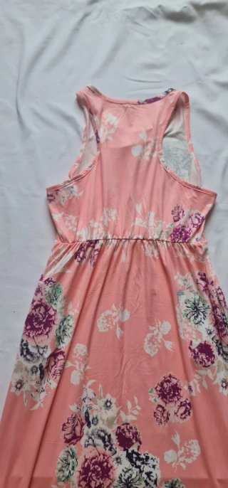 Vestido largo floral rosa con bolsillos. Talla XL