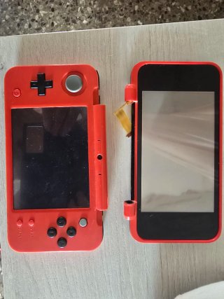 Nintendo 2DS XL Rosso e Bianco