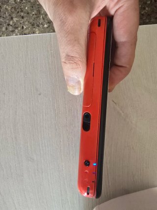 Nintendo 2DS XL Rosso e Bianco