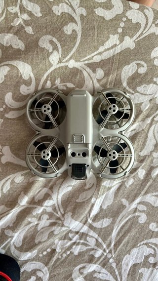 Dron DJI neo con maletín (no negociable)