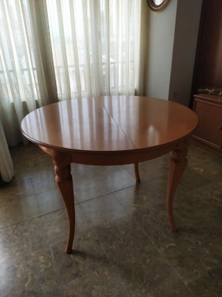 Mesa de comedor redonda de madera