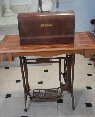 Máquina de coser antigua Sigma