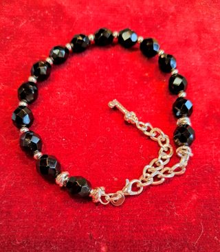 Pulsera depiedra natural, cuentas negras y plata