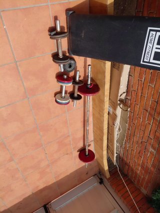 Panca addominali, barra e manubri