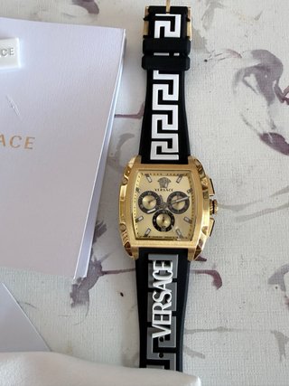 Reloj Versace Dorado y Negro