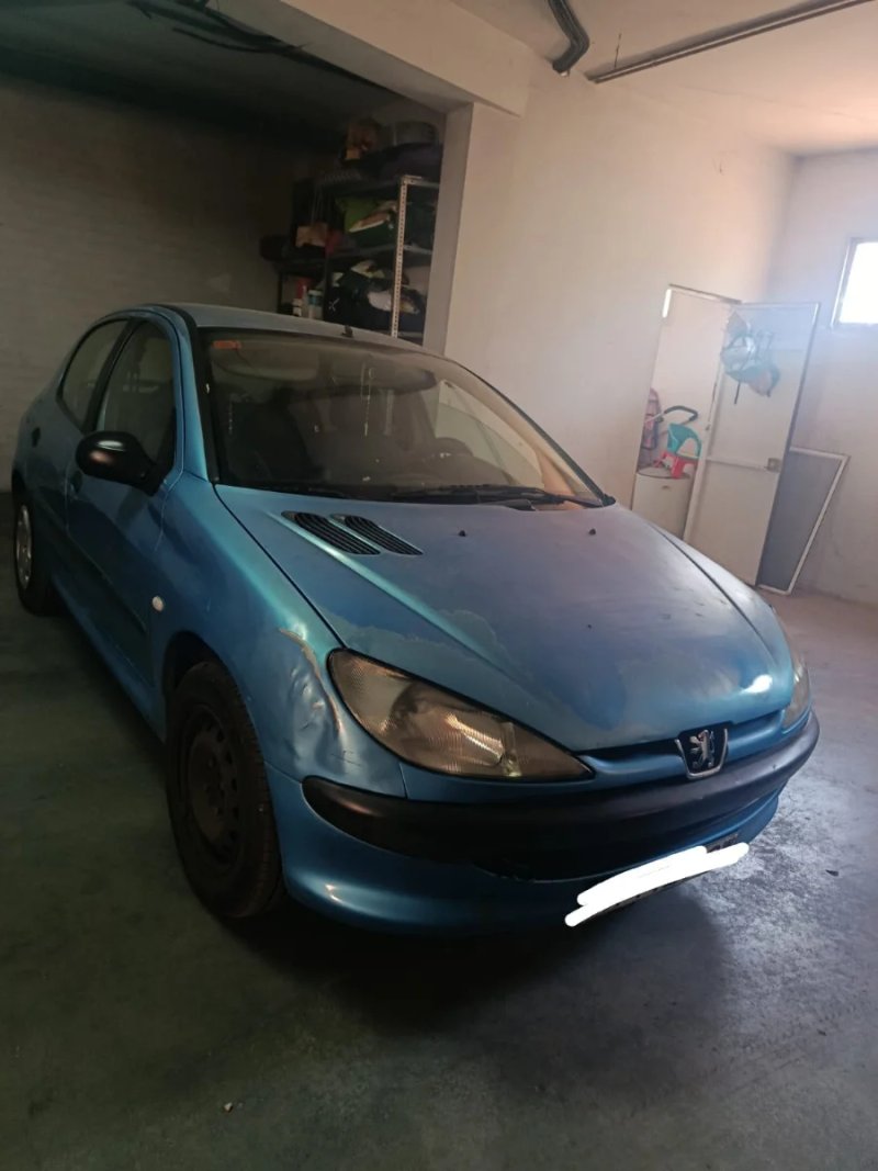 Peugeot 206 1999 - foto 1