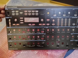 Novation Peak frontal.