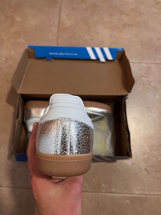 Adidas Plata y Blanco Zapatillas