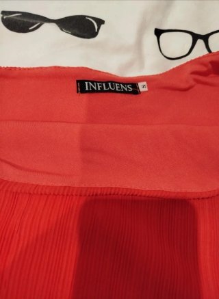 Vestido rojo asimétrico