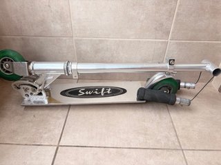 Patinete Swift plegable