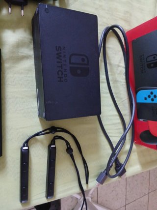Nintendo Switch Azul/Rojo, NO HAGO CAMBIOS