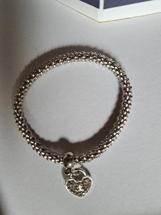 3 pulseras corazón