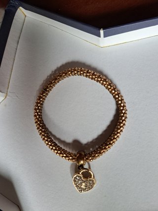 3 pulseras corazón