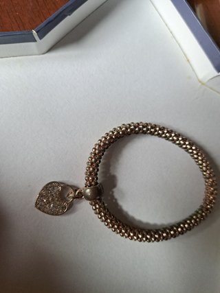 3 pulseras corazón