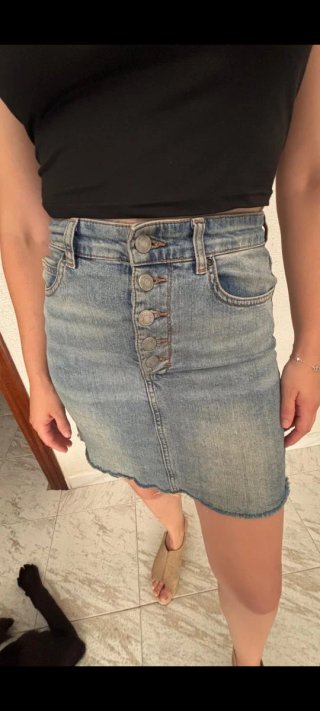Minifalda vaquera desgastada