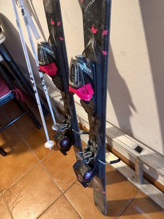 Esquís Rossignol con bastones