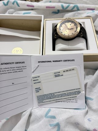 Reloj Versace Dorado y Negro