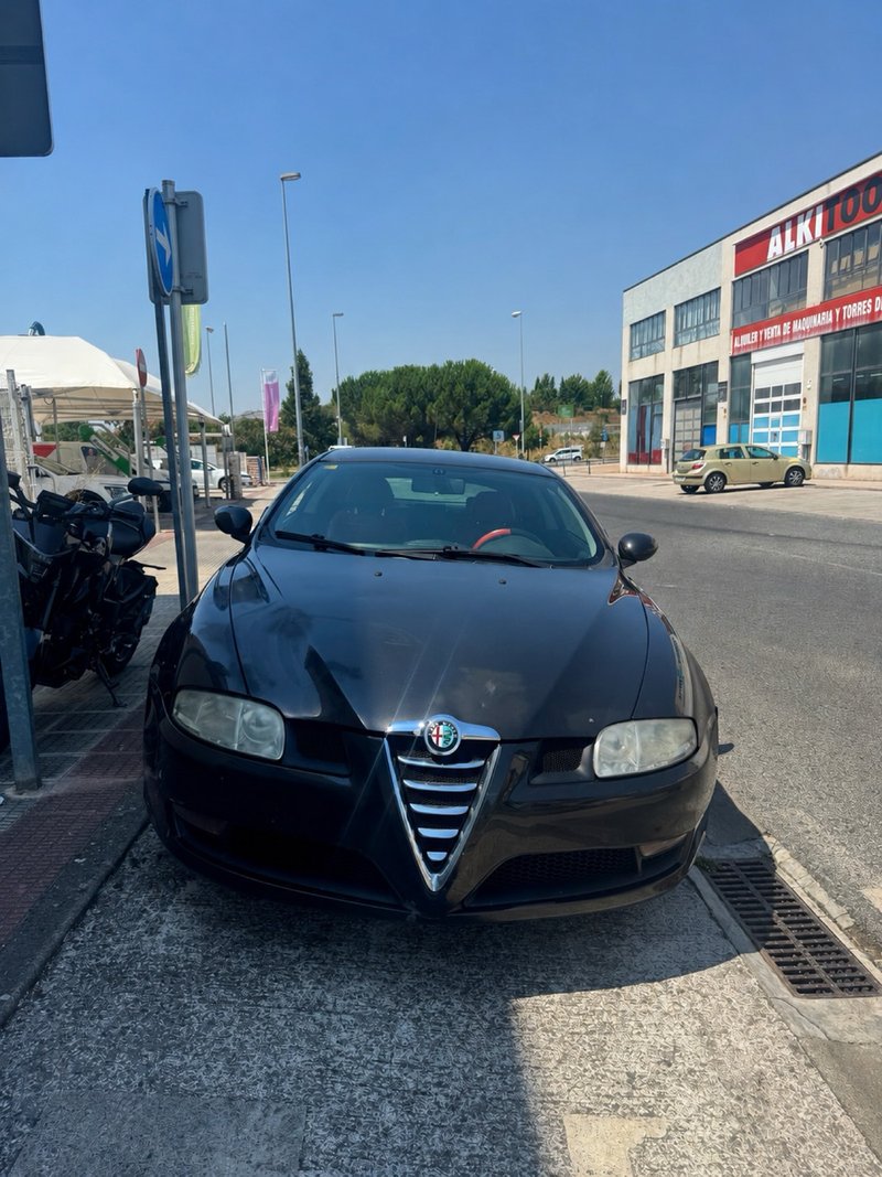 Alfa Romeo GT 1.9 JTD 150 CV | Cuero Rojo | ITV | - foto 1