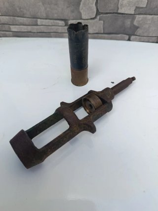 Herramienta recarga cartuchos antigua