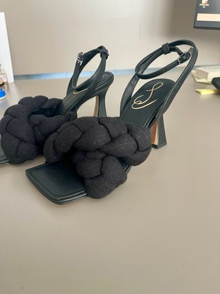 Sandali neri con tacco