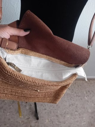 Bolso de piel y rafia