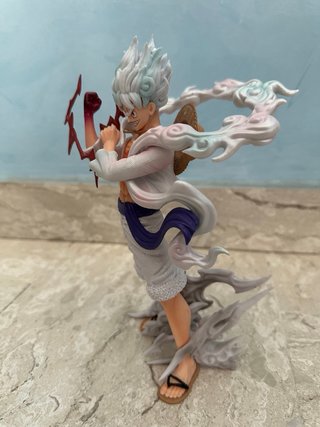 Luffy Gear 5 Figure